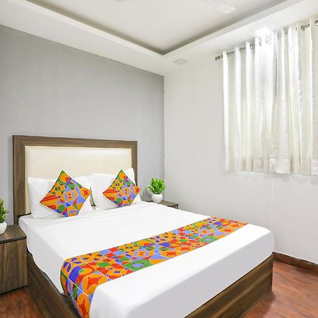 Fabexpress The Arrow Hotell New Delhi Exteriör bild
