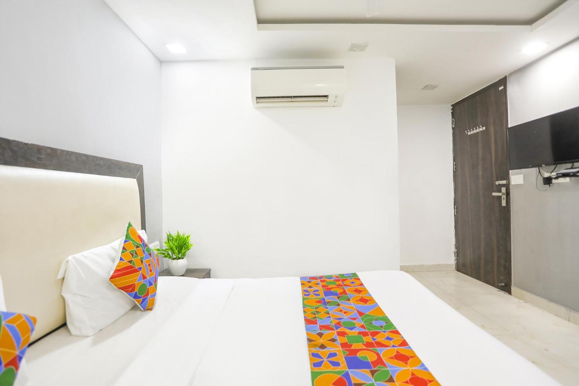 Fabexpress The Arrow Hotell New Delhi Exteriör bild