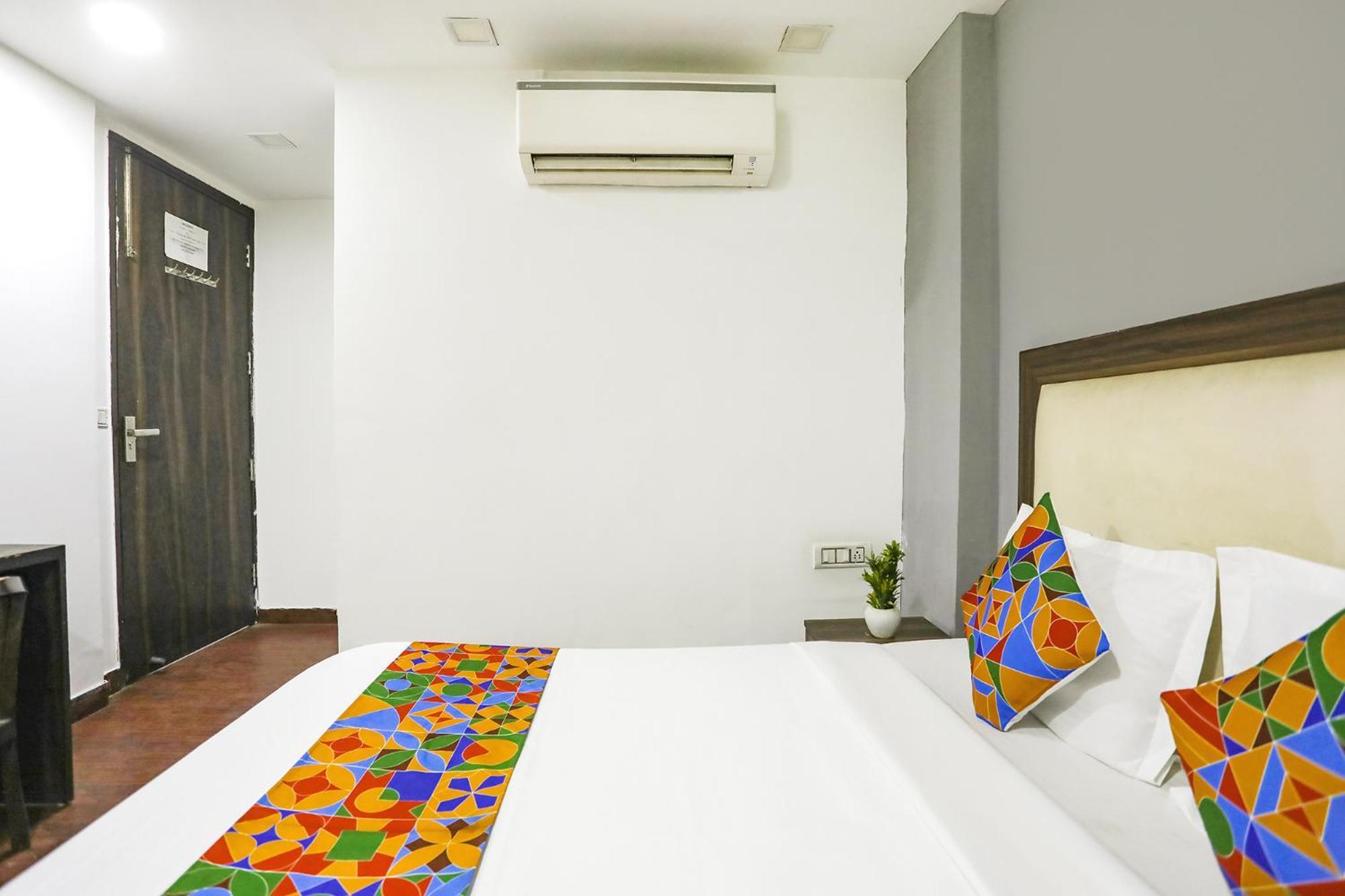 Fabexpress The Arrow Hotell New Delhi Exteriör bild