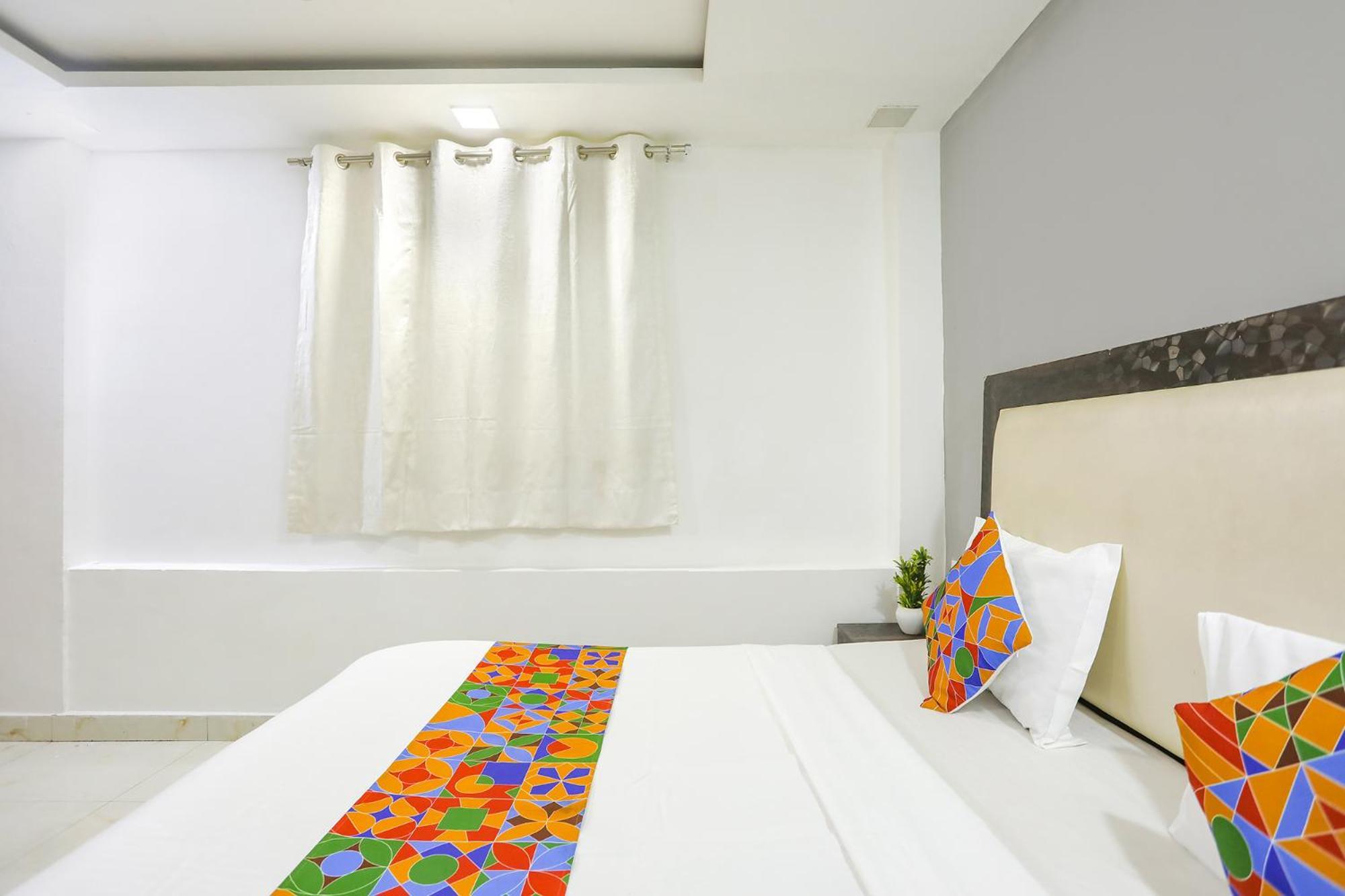 Fabexpress The Arrow Hotell New Delhi Exteriör bild
