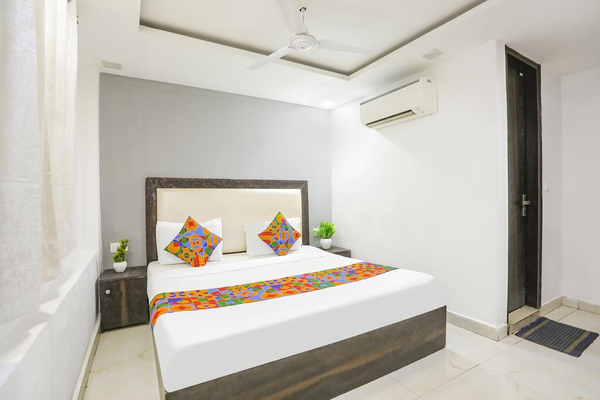 Fabexpress The Arrow Hotell New Delhi Exteriör bild
